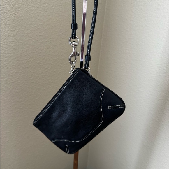 COACH Vintage Black Leather Zip Top Wristlet/Clutch with Contrast Stitching - Picture 2 of 6